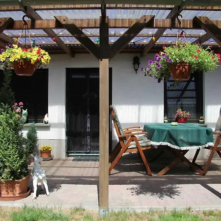 Wohnen Unter Dem Rohrdach * 젤핀