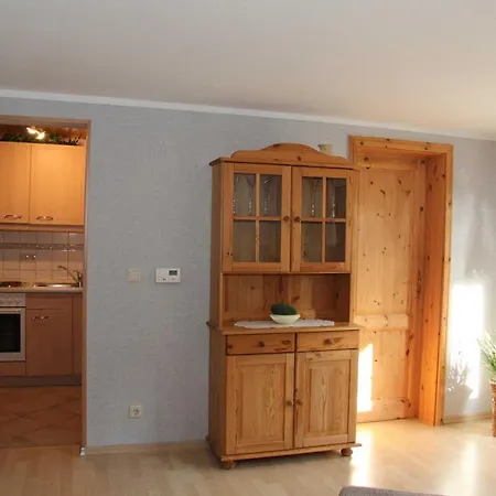 Wohnen Unter Dem Rohrdach Holiday home Zempin